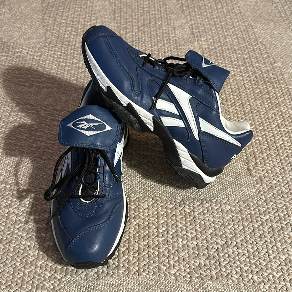 Reebok leather training sneakers